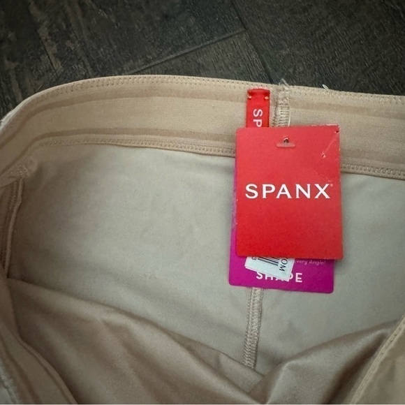 NWT Spanx  Suit Your Fancy High-Waisted Thong M - Picture 5 of 7